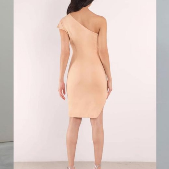 FINDERS KEEPERS Diagonal Dress - Picture 3 of 8